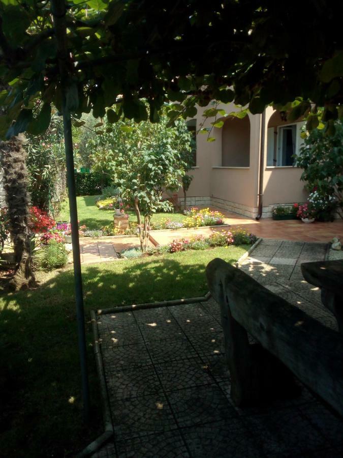 Apartments Sven-Marino Poreč Exterior foto